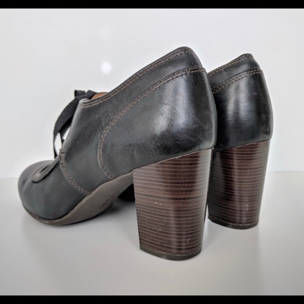 Clark’s Town Cloak black leather block heels